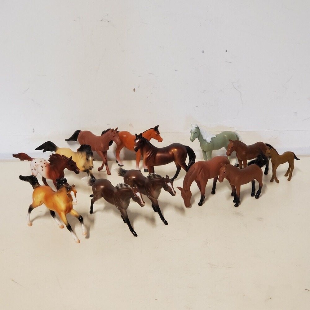 Lot of 13 Horses Hard Plastic Mixed Pony Running‎ Grazing Standing
